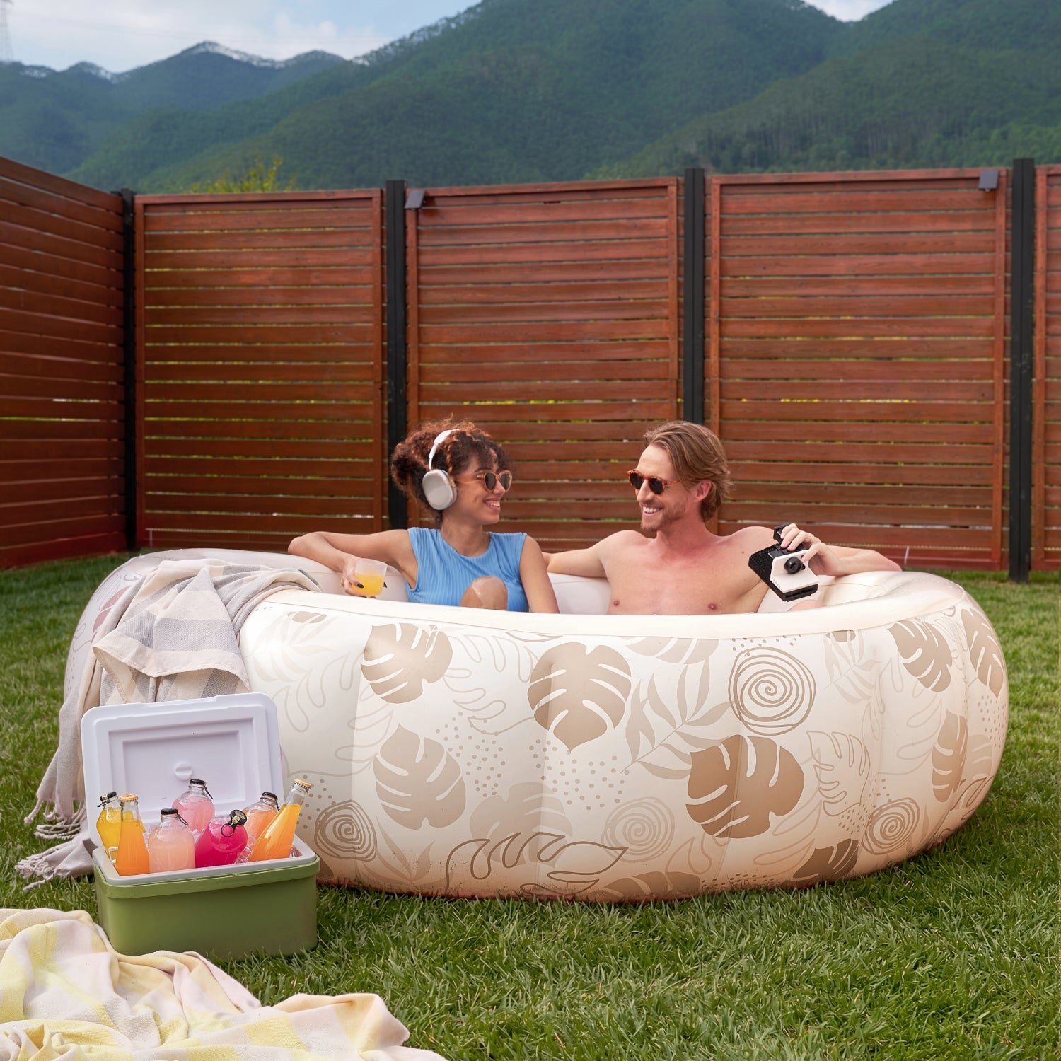 SLOOSH Inflatable Round Swimming Pool for Family, 5.5' x 20"